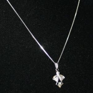 ❤️Natural diamond clear in sterling setting and sterling chain‎ necklace